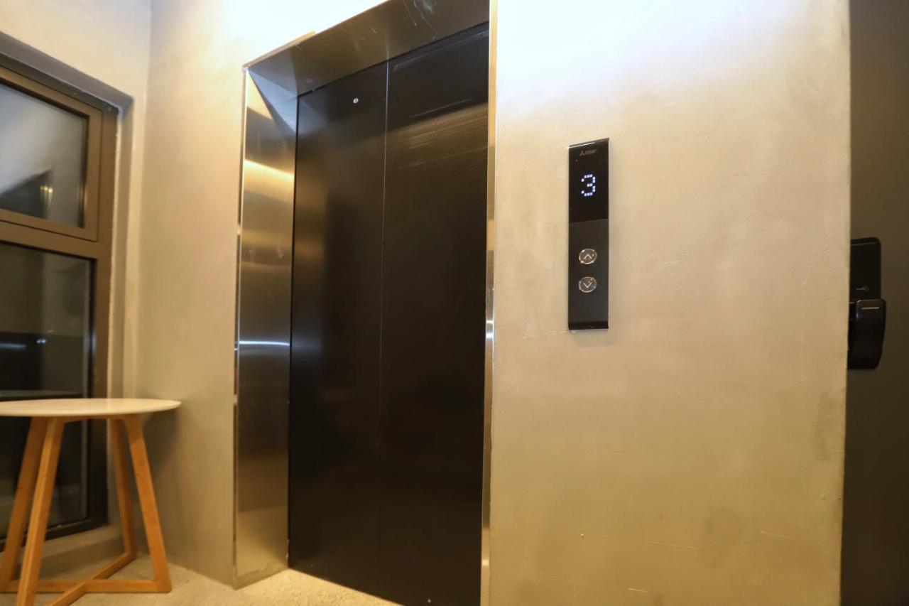Apartment J Garden Myeongdong Station Сеул Экстерьер фото