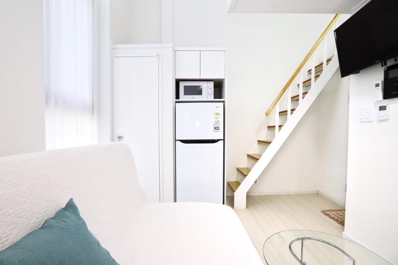 Apartment J Garden Myeongdong Station Сеул Экстерьер фото