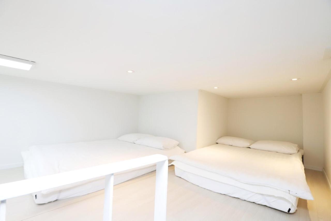 Apartment J Garden Myeongdong Station Сеул Экстерьер фото