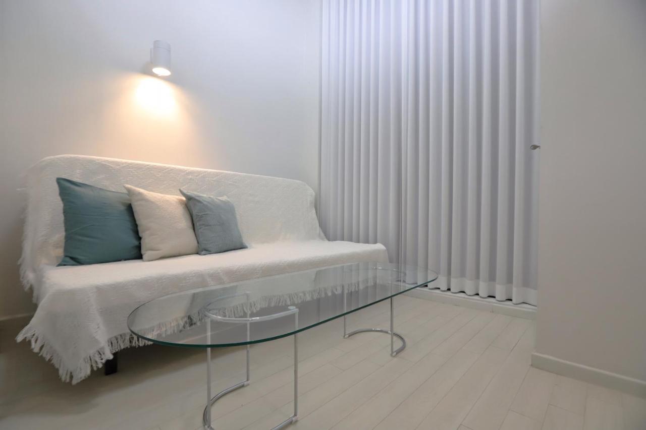 Apartment J Garden Myeongdong Station Сеул Экстерьер фото