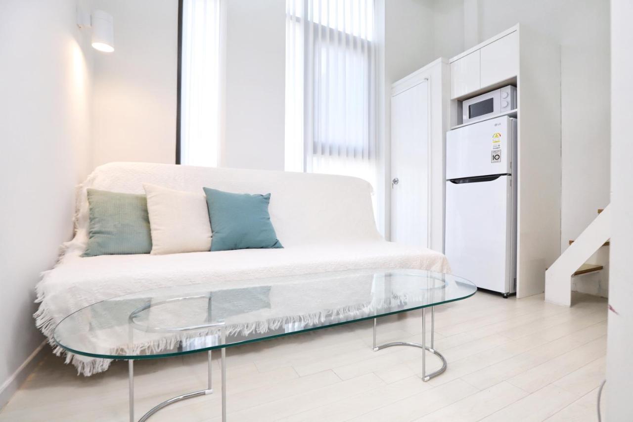 Apartment J Garden Myeongdong Station Сеул Экстерьер фото