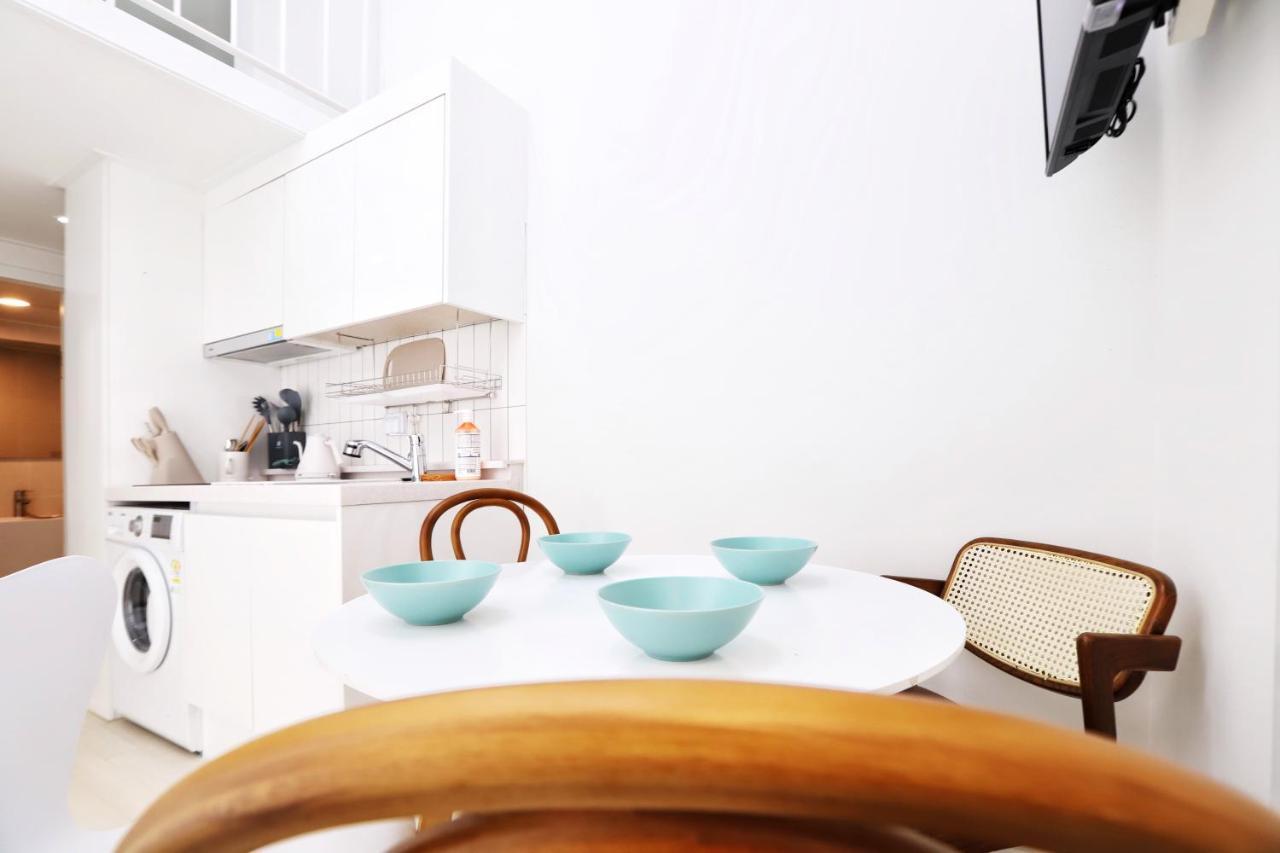 Apartment J Garden Myeongdong Station Сеул Экстерьер фото
